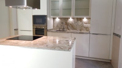 muebles de cocina con frentes de cristal